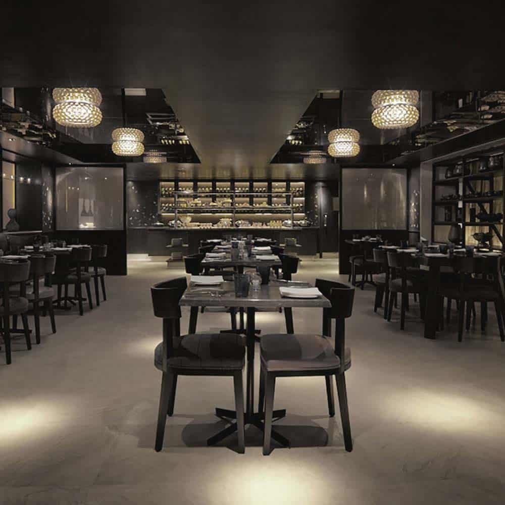Caboche Plus Lampada Soffitto Led Trasparente Ambientata Locale Pubblico Foscarini Prisma Light