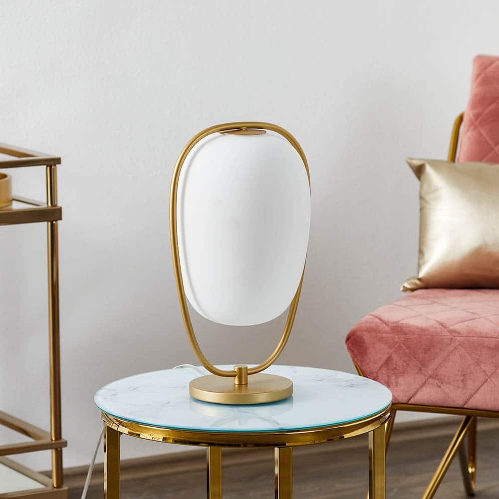 Lannà lampada da tavolo in vetro soffiato bianco satinato Kdln Prisma Light Consulenza Illuminotecnica Store