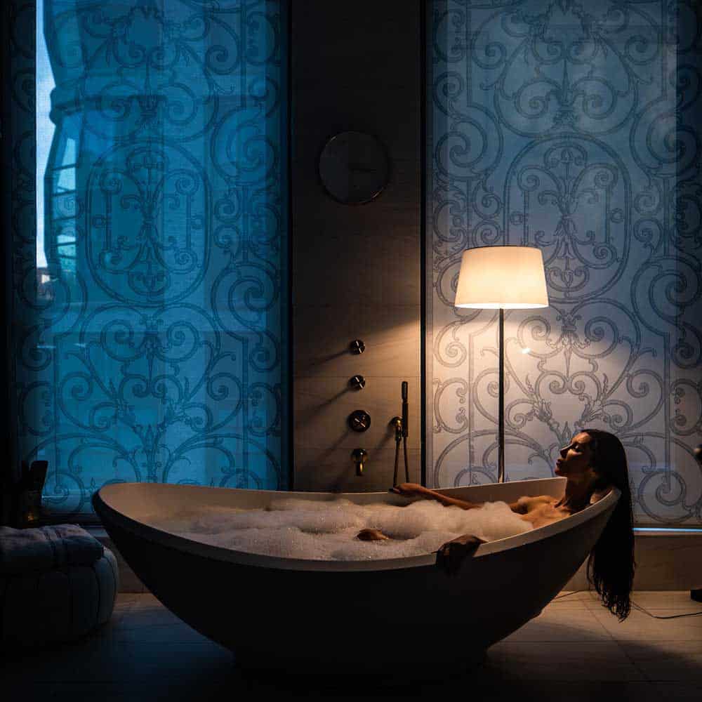 Lumiere XXL lampada da terra led in vetro ambientata foscarini prisma light consulenza illuminotecnica store shop online