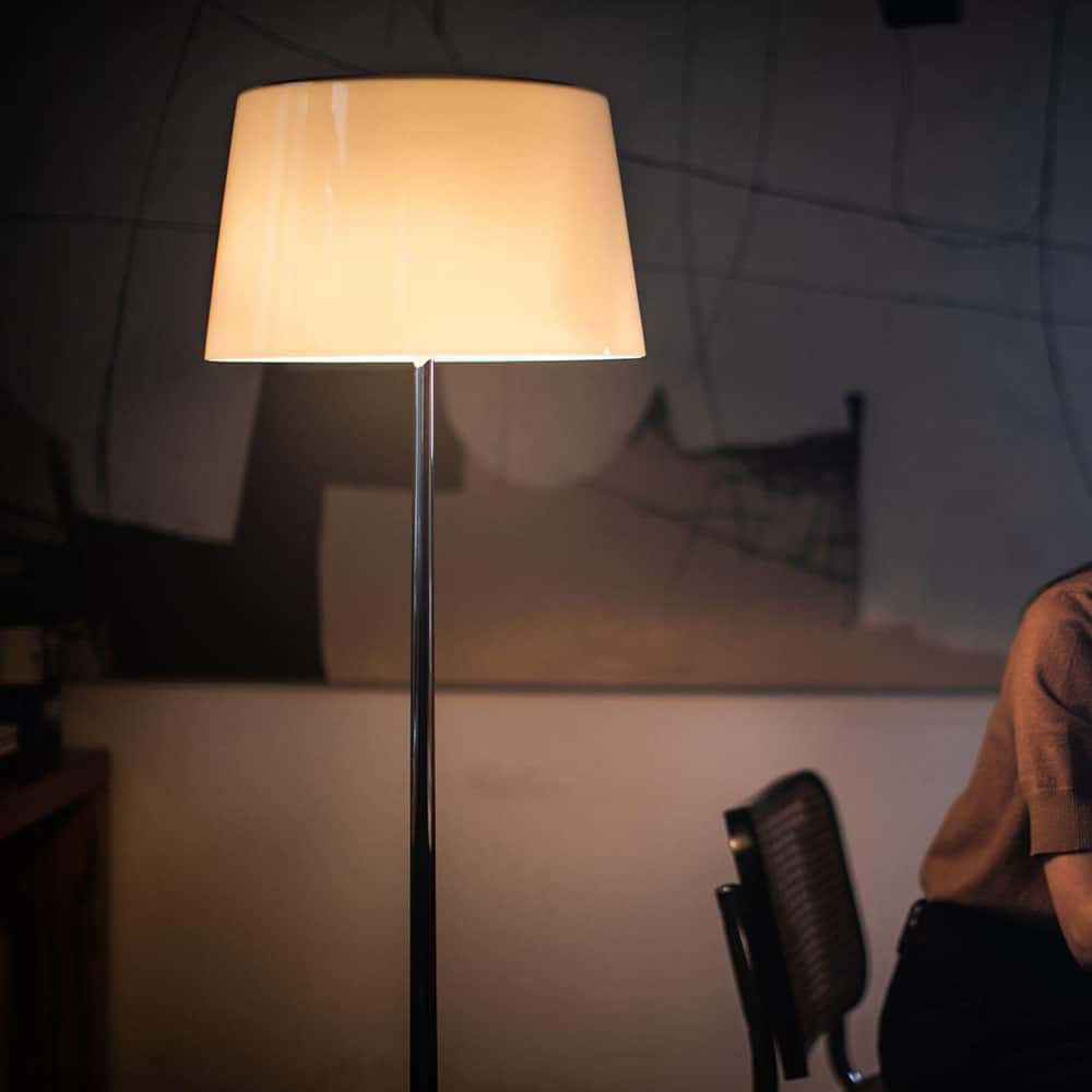 Lumiere XXL lampada da terra led in vetro dettaglio foscarini prisma light consulenza illuminotecnica store shop online