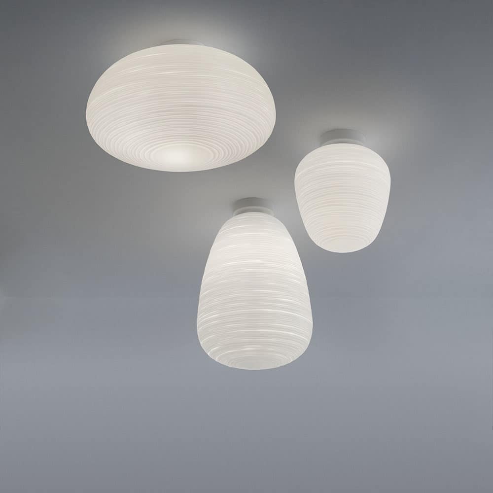 RITUALS-soffitto-colore-bianco-Foscarini-Prisma-Light-lampada-noci