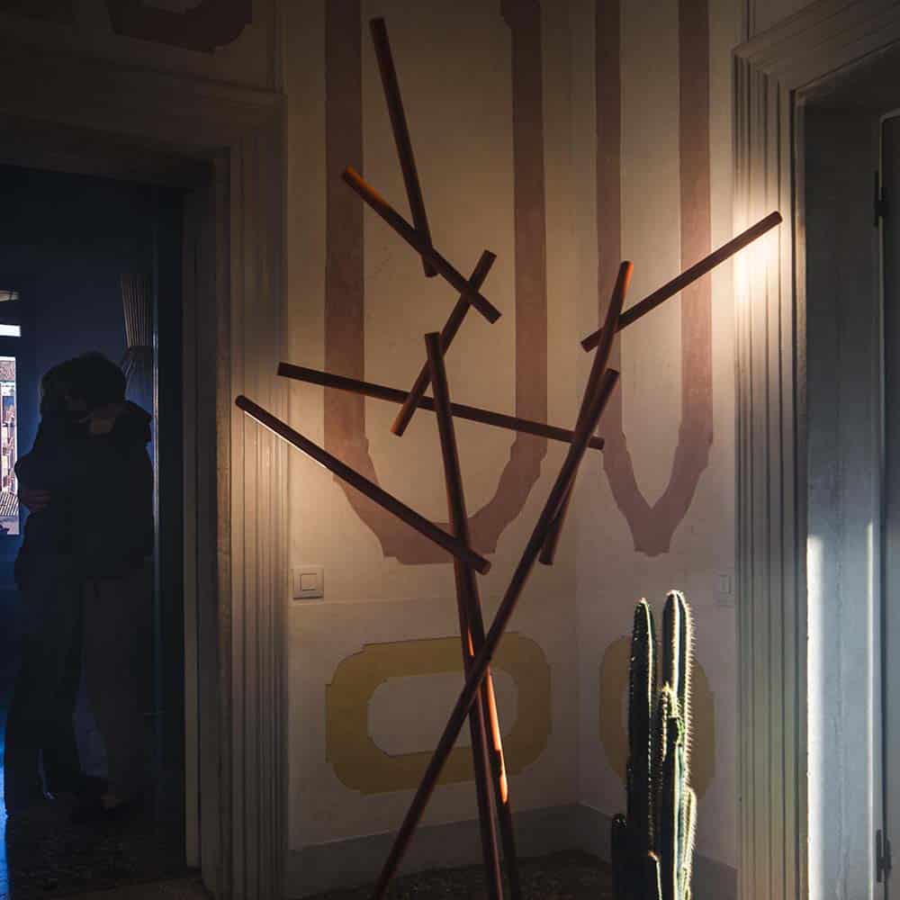 Tuareg Floor lampada da terra led integrato arancio Foscarini Prisma Light consulenza illuminotecnica shop online