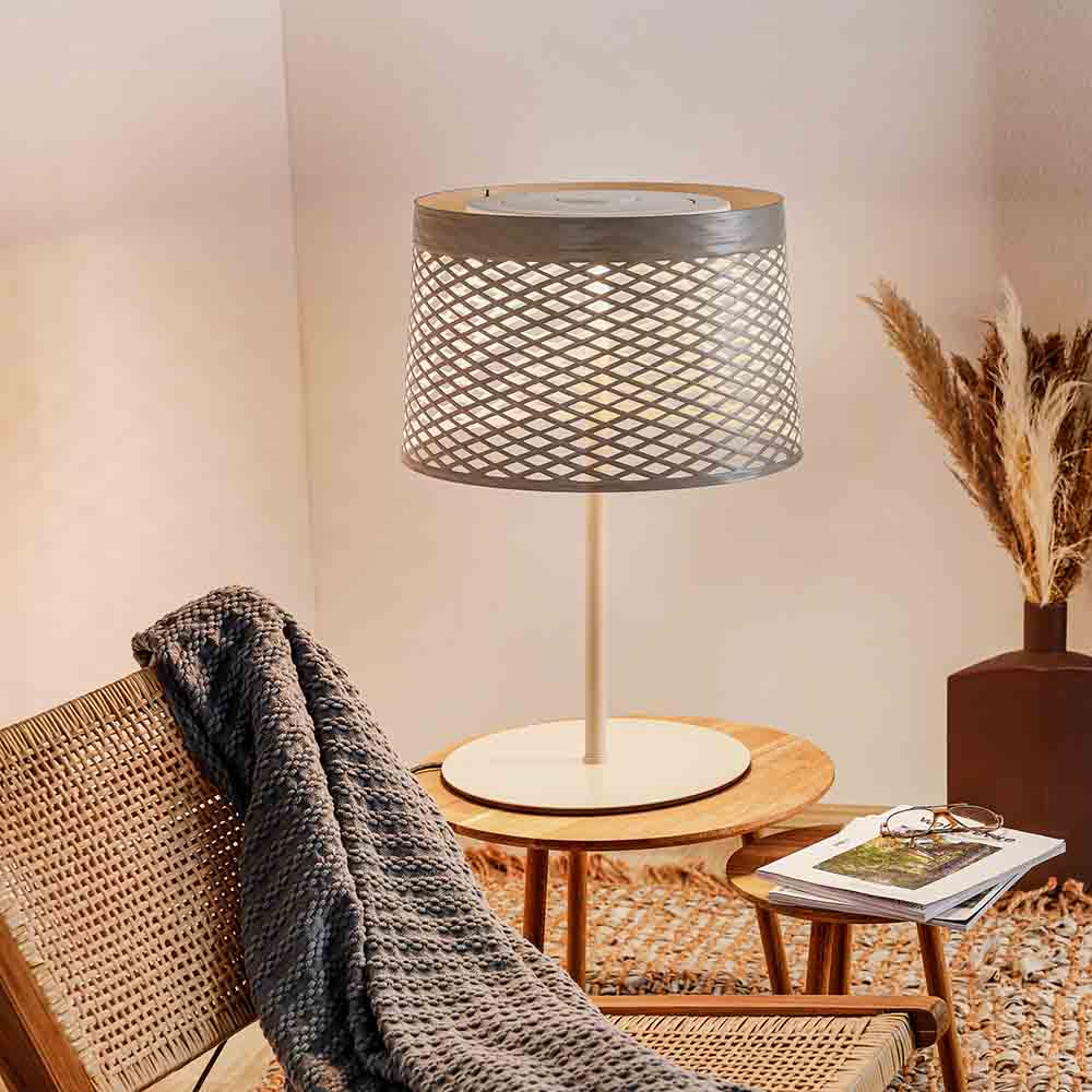 Twiggy-Grid lampada da tavolo led-Foscarini ambientata prisma light store consulenza illuminotecnica shop online