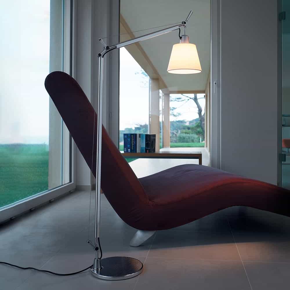 Tolomeo- Basculante-Led-Terra-Naturale-Ambientata-Artemide-Prisma-Light-Store-Lampade-Noci