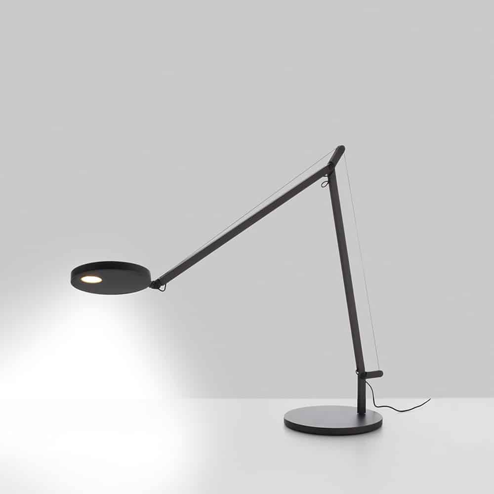 demetra-table Artemide-grigio antracite-artemide-prisma-light-noci