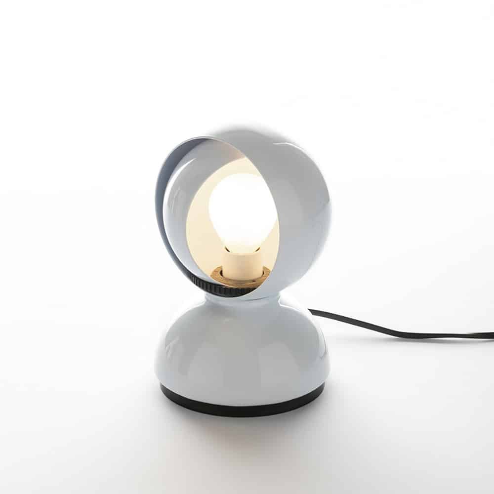 eclisse-tavolo-bianco-artemide-prisma-light-noci