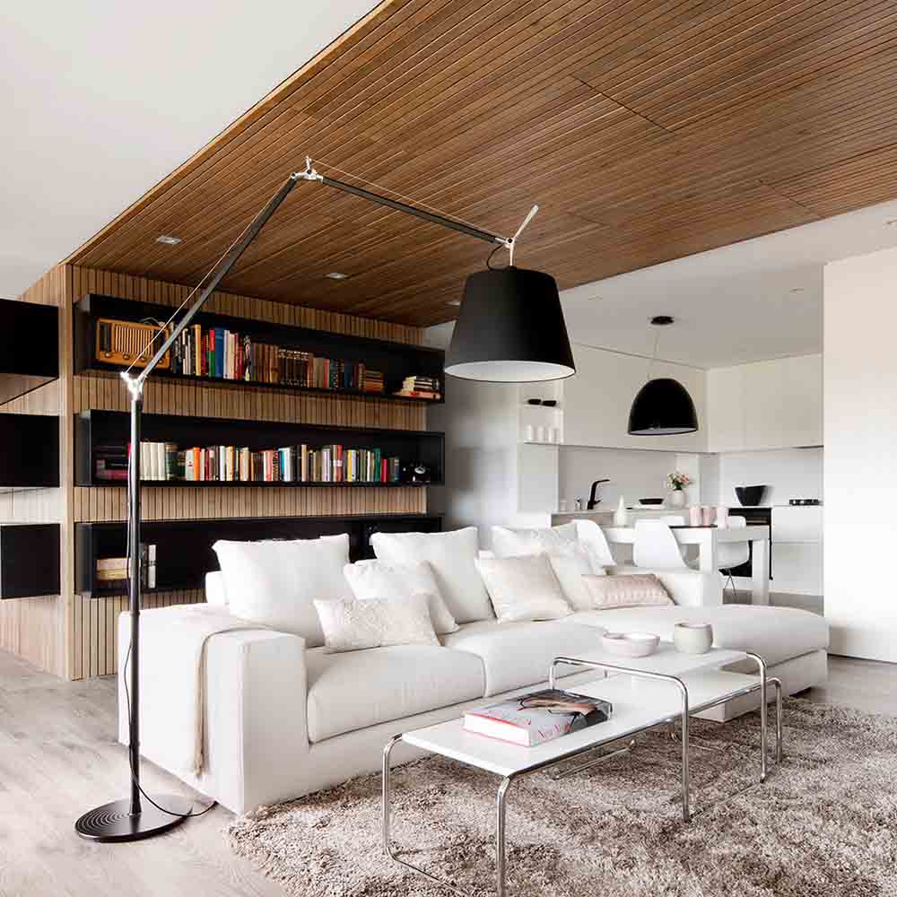 Tolomeo Mega Floor-Asta Nera-Paralume-Nero-Ambientata-Artemide-Prisma-Light