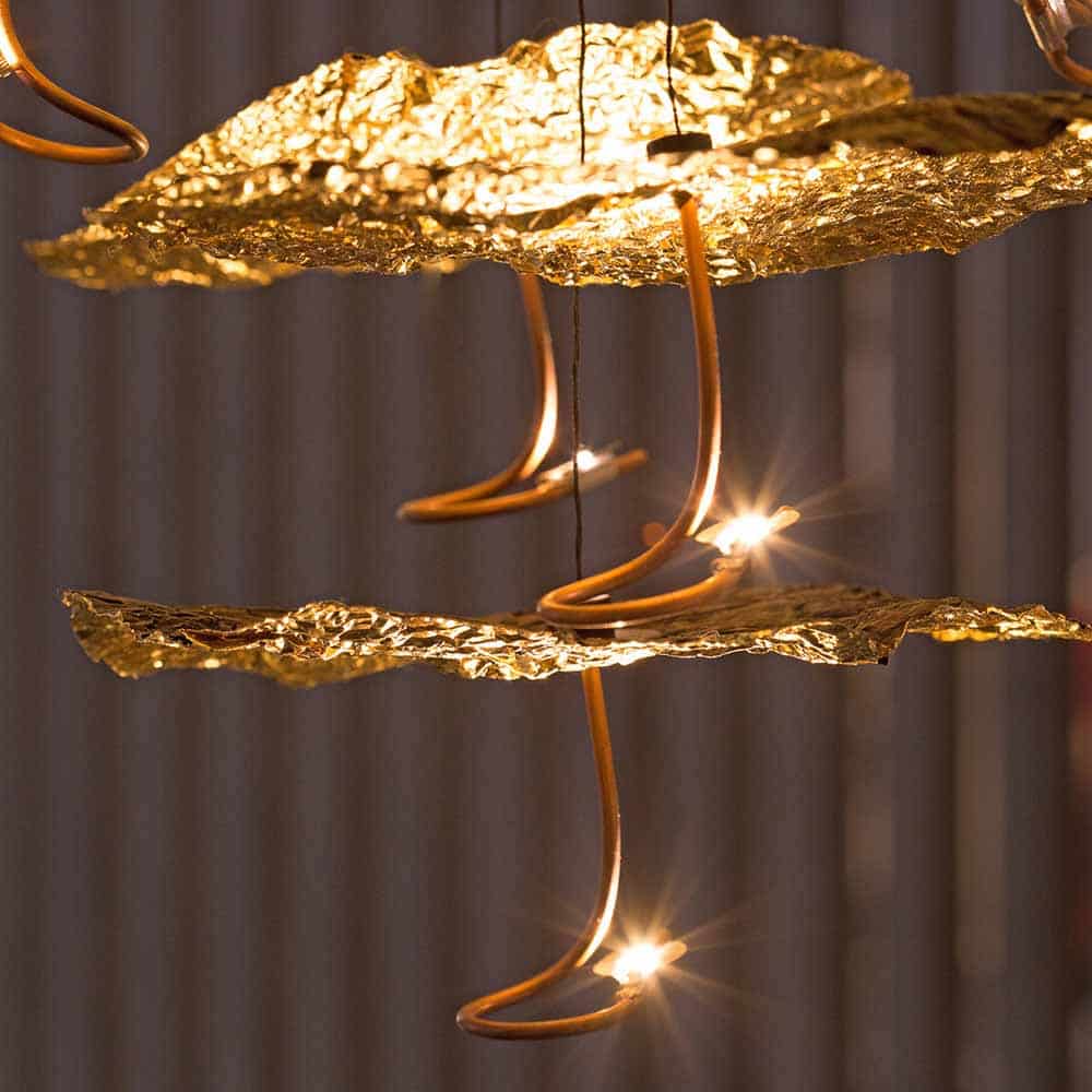 Gold-Moon-Chandelier-Luci-D'Oro-Particolare-Catellani-&-Smith-Artigianato-Italiano-Prisma-Light-Store-Lampade-Noci