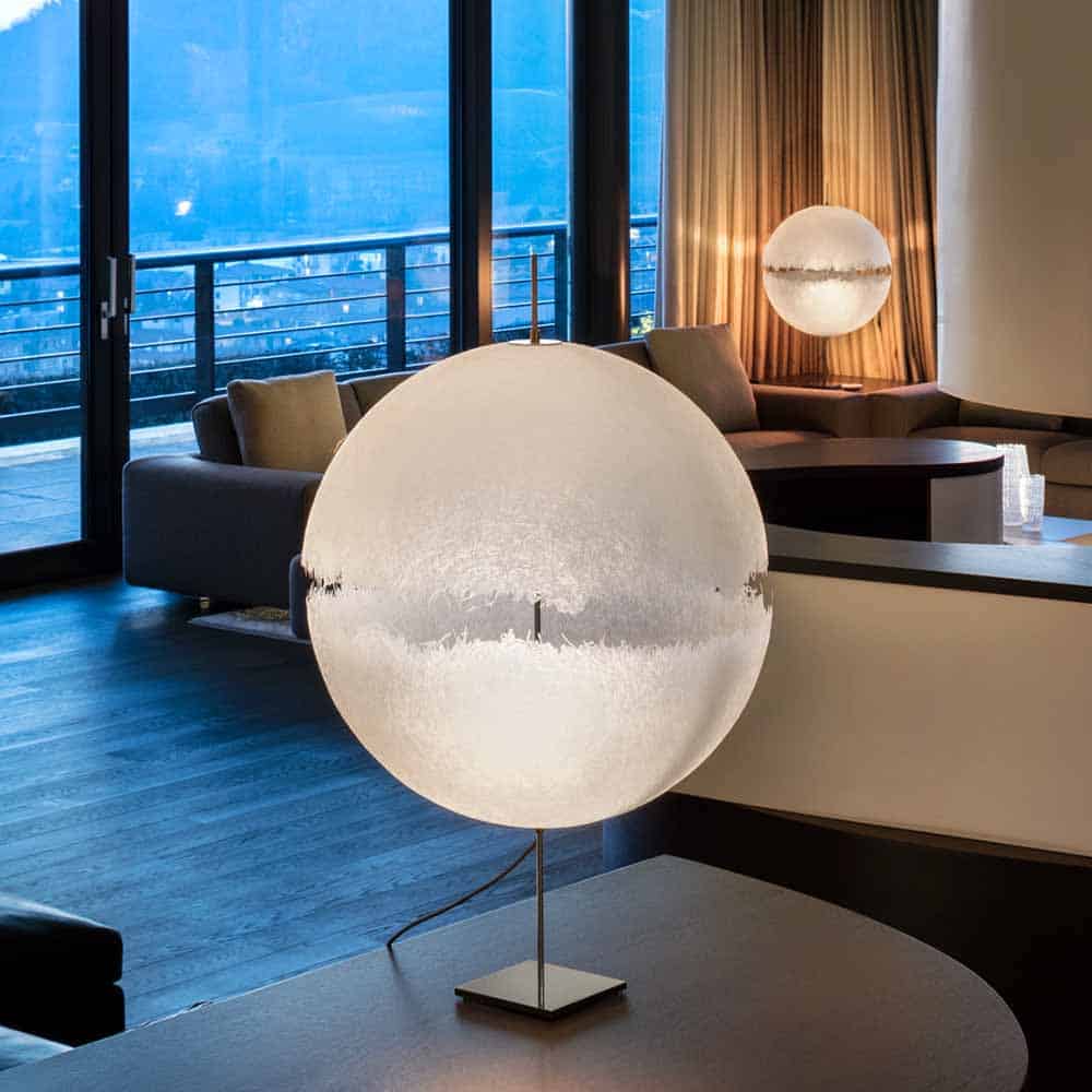 PostKrisi-T-61-Tavolo-Ambientata-Catellani-&-Smith-Prisma-Light-Store-Lampade-Noci(2)