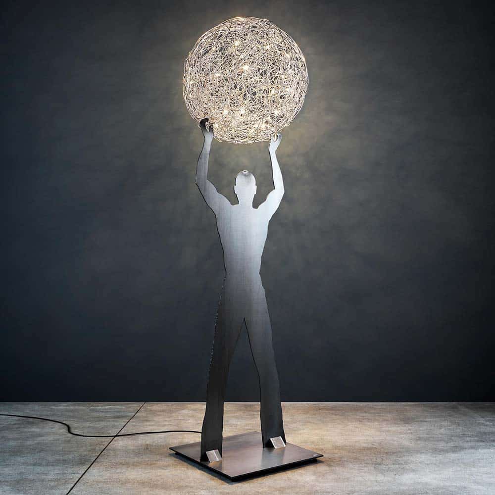 Uomo-della-Luce-S-Tavolo-Catellani-&-Smith-Prisma-Light-store-Lampade-Noci