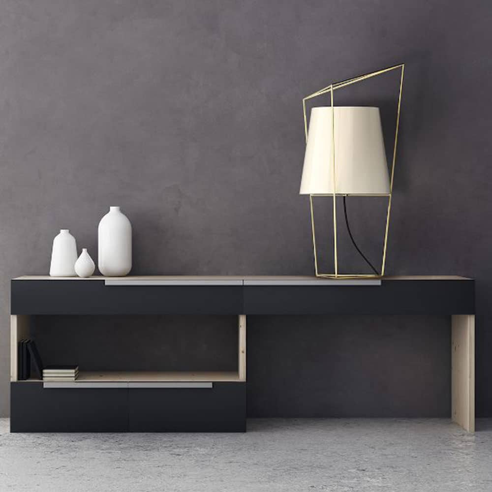 TATU-Tavolo-Vetro-Bianco-Montatura- Ottone-Ambientata-Kdln-Prisma-Light-Store-Lampade-Noci(1)