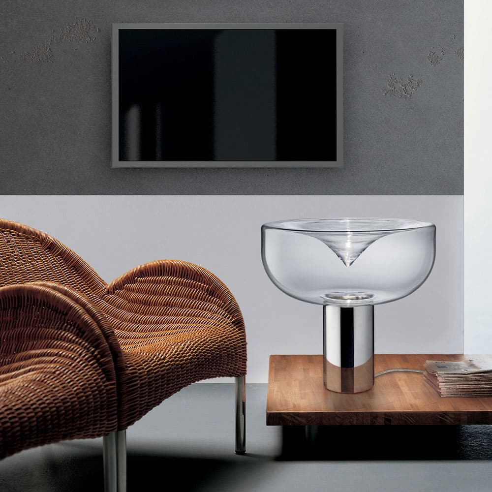 Aella T-Led-Tavolo-Struttura-Cromo-Lucido-Vetro-Trasparente-Ambientata-Leucos-Prisma-Light-Store-Lampade-Noci