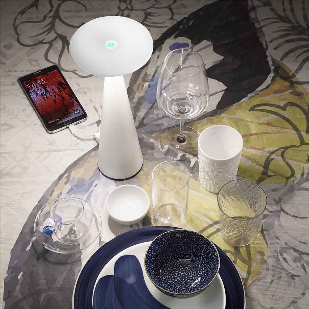 Dama Pro Led Lampada da Tavolo Ricaricabile Bianca Ambientata Zafferano Prisma Light