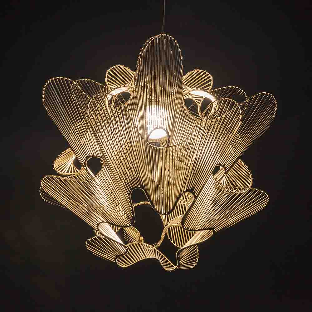 Moirè Novità 2021 Lampada da Sospensione Led Integrato Oro Vista dal Basso Terzani Luce Pensata Prisma Light Store Lampade
