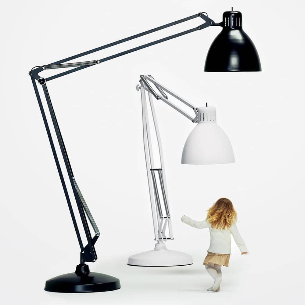 JJ-Great-Floor-Indoor-Lampada-da-terra-led-Ambientata-Alluminio-Acciaio-Leucos-Prisma-Light-Consulenza-Illuminotecnica-Shop Online