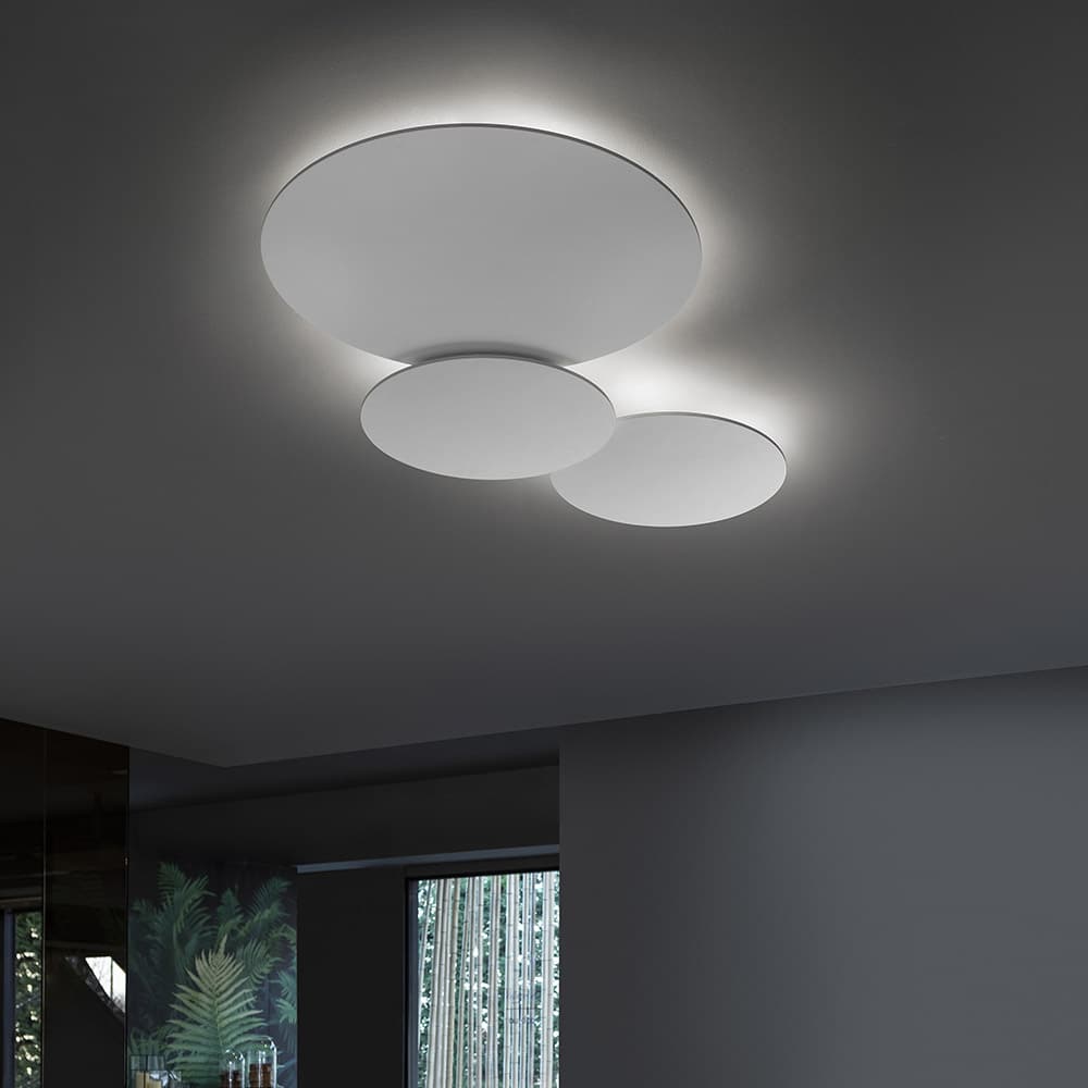 Puzzle-Mega-Round-Small-Lampada a Parete e soffitto colore bianco opaco 9016 ambientata in composizione Lodes Prisma Light illuminazione