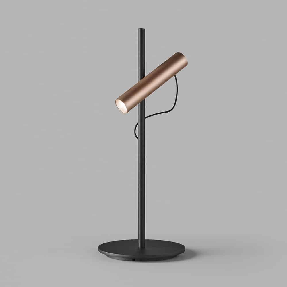 SPIRIT TABLE T1 lampada da tavolo led asta nera e faretto oro rosa light point prisma light illuminazione e progettazione