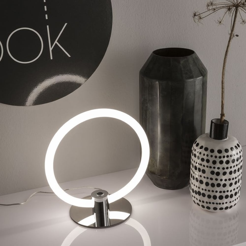 Spell-Redo-prisma-light-lampada-tavolo-colore-cromo-ambientata-shop-online-noci