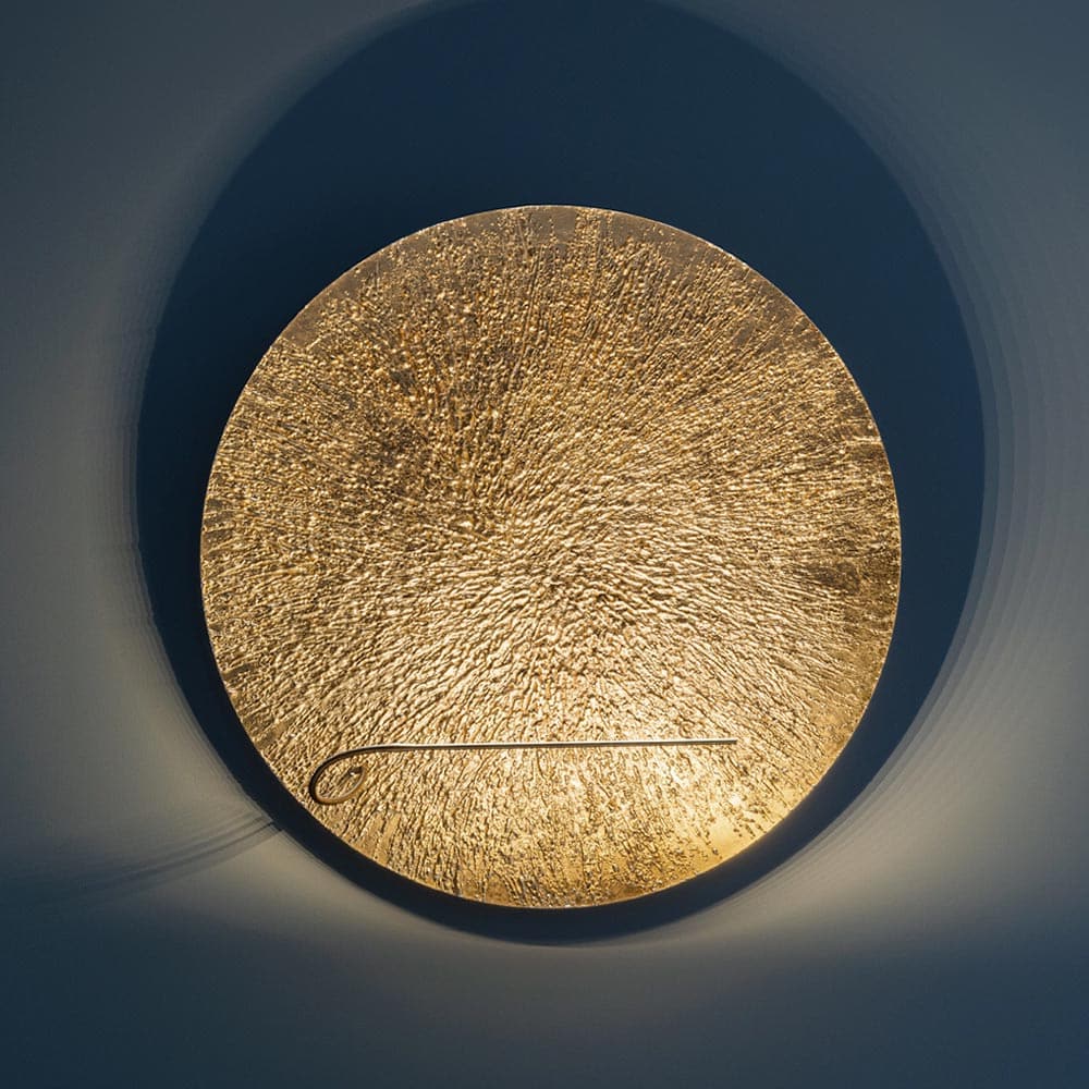 Bellatrix Lampada da parete in foglia oro Mod. A Catellani & Smith BTXB12G ambientata Prisma Light