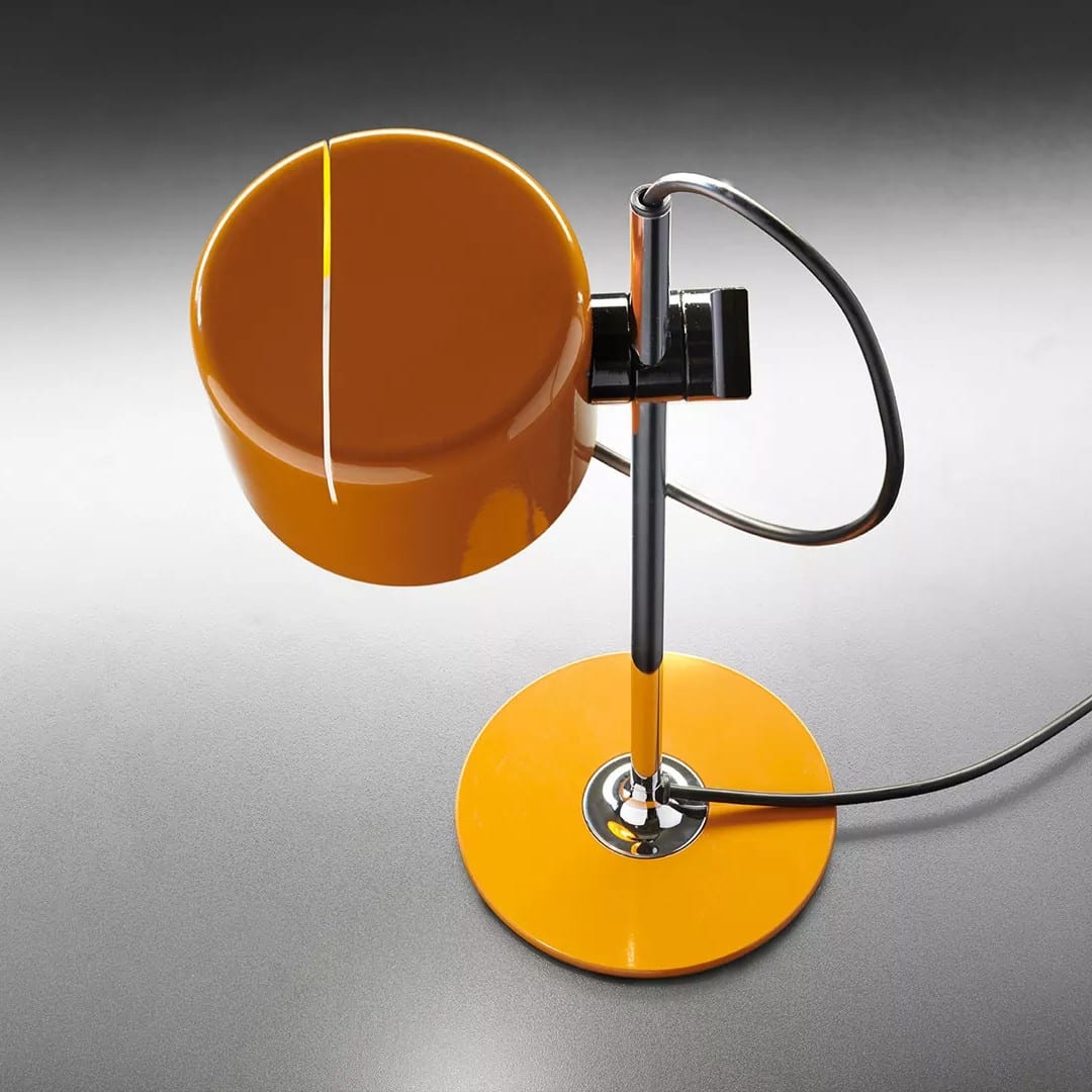 Mini-Coupe-2201-lampada-da-tavolo-Oluce-Designer-Joe-Colombo-1967-finitura-giallo-lucido-Prisma-Light
