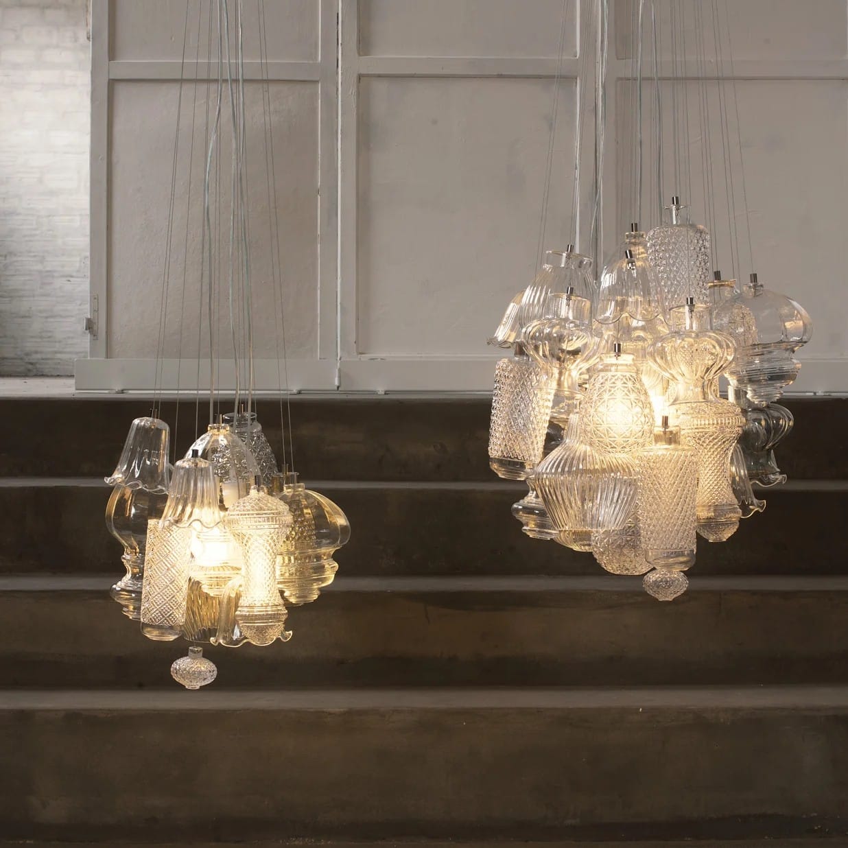 Ceraunavolta - Lampada a sospensione in vetro decorato – design artistico e modulare - immagine 4