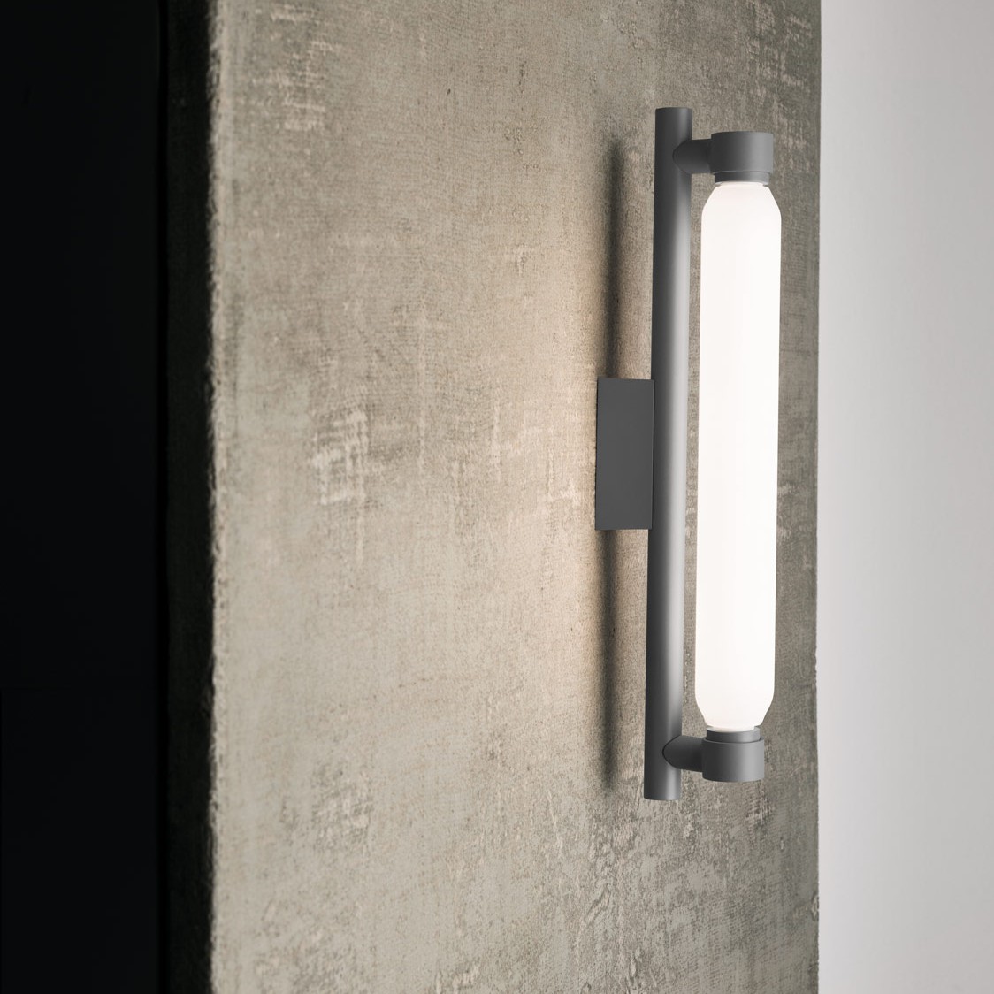 La-Roche-lampada-da-parete-Nemo-Lighting-finitura-ROC-LD3-31-3000K-grey-Prisma-Light.jpg