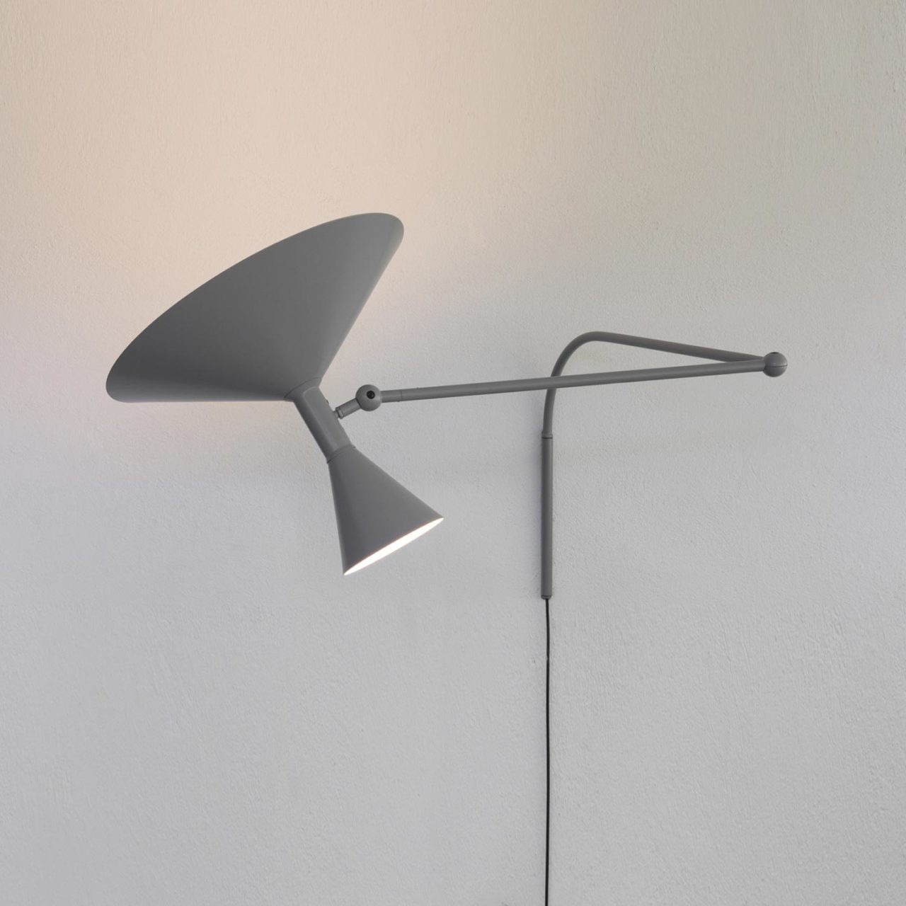 Lampe-de-Marseille-lampada-da-parete-Nemo-Lighting-nelle-finiture-Grey-LDM-EDD-31-Prisma-Light.jpg
